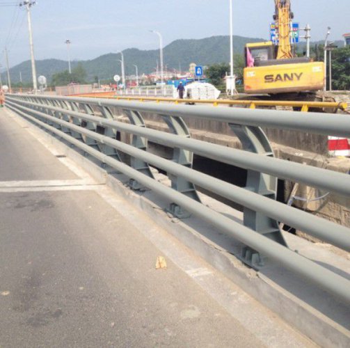 公路橋梁護(hù)欄